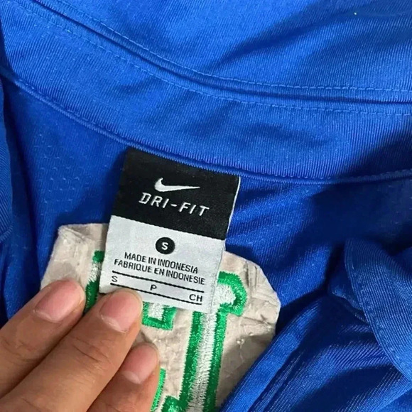 Nike Dri-Fit Women's Size S Blue Active 1/2 Zip Pullover Top With 13 Patch Used - Picture 6 of 11